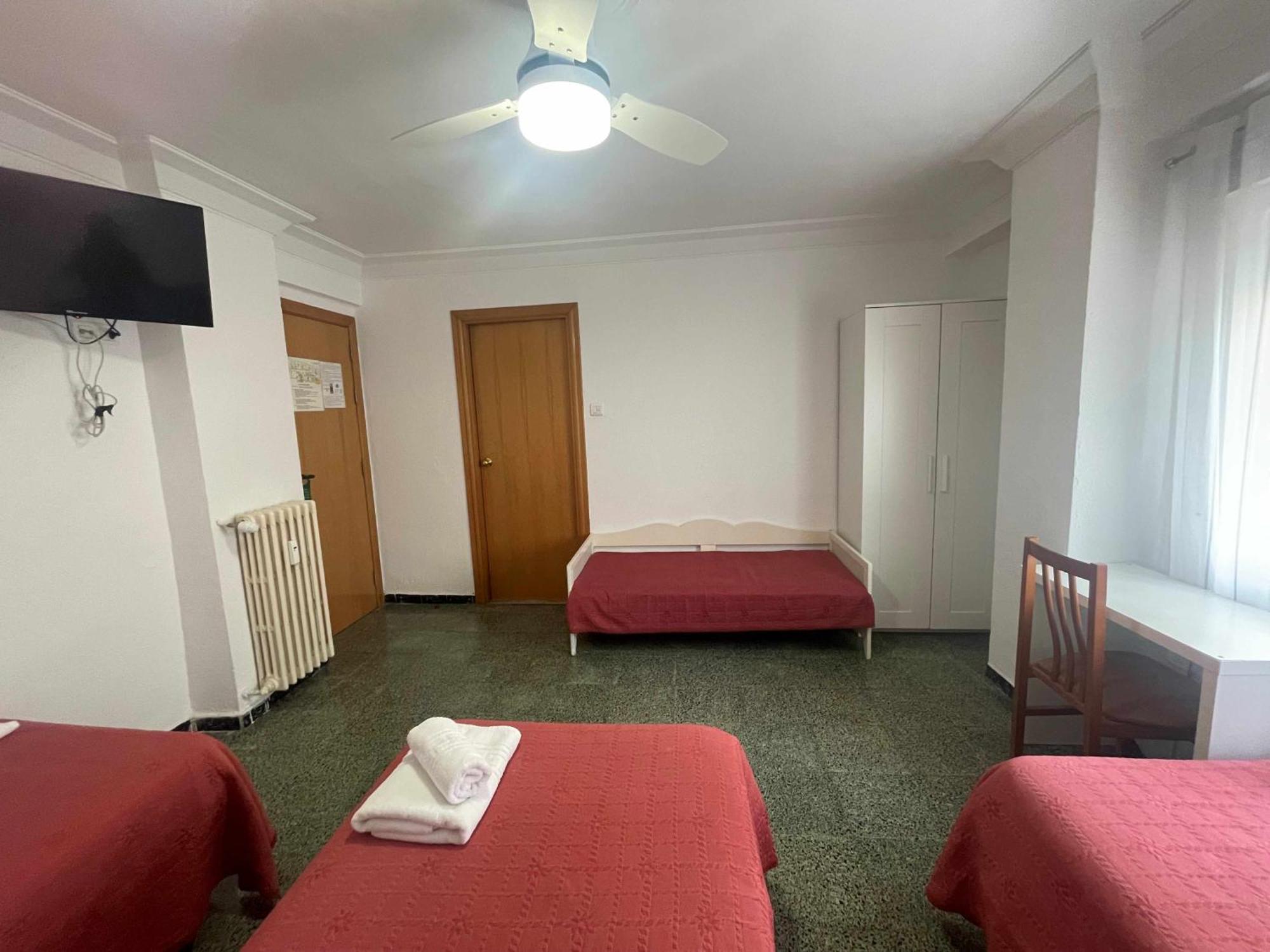 Hostal Cumbre Zaragoza Dış mekan fotoğraf